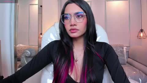 Azura online show from 6, 10, 2025