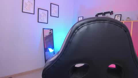 Azurra  online show from 18, 10, 2025