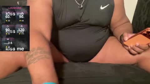 Snapshot of azzlikemine chatting on 17, 11, 2025 cjae online show from 17, 11, 2025