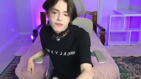 Snapshot of b0y_fantasy chatting on 23, 12, 2024 Elios online show from 23, 12, 2024