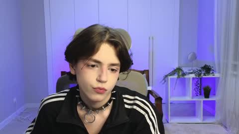 Snapshot of b0y_fantasy chatting on 26, 12, 2024 Elios online show from 26, 12, 2024