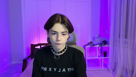 Snapshot of b0y_fantasy chatting on 29, 12, 2024 Elios online show from 29, 12, 2024