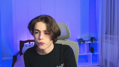 Snapshot of b0y_fantasy chatting on 13, 1, 2025 Elios online show from 13, 1, 2025