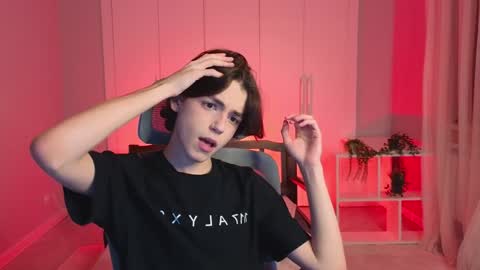 Snapshot of b0y_fantasy chatting on 16, 1, 2025 Elios online show from 16, 1, 2025