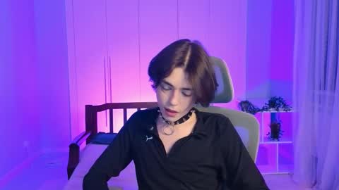 Snapshot of b0y_fantasy chatting on 21, 1, 2025 Elios online show from 21, 1, 2025