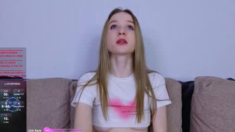 b4by_emilia online show from 10, 11, 2025