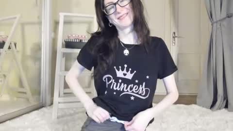 babby_jewel online show from 2, 2, 2025