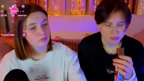 Snapshot of babees_eva chatting on 19, 12, 2025 Sweety Eva online show from 19, 12, 2025