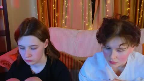 Snapshot of babees_eva chatting on 22, 12, 2025 Sweety Eva online show from 22, 12, 2025