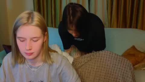 Snapshot of babees_eva chatting on 10, 1, 2026 Sweety Eva online show from 10, 1, 2026