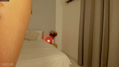 Snapshot of babesexy19_ chatting on 17, 1, 2026 itzell online show from 17, 1, 2026