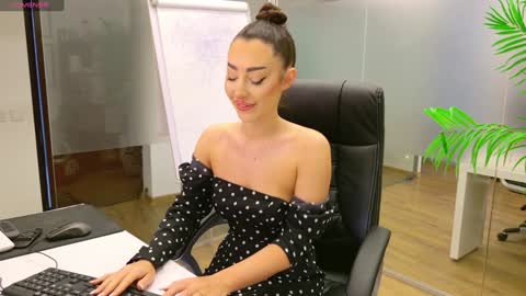 Snapshot of babesgowild chatting on 7, 3, 2025 Olivia and Lexi online show from 7, 3, 2025