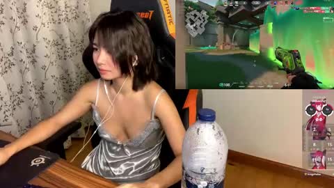 Snapshot of babiej_ chatting on 27, 2, 2025 Jialyn online show from 27, 2, 2025