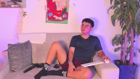 Snapshot of baby_angel_19 chatting on 28, 11, 2025 Anngel online show from 28, 11, 2025