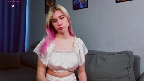 Snapshot of baby_claude chatting on 4, 6, 2026 Kate online show from 4, 6, 2026
