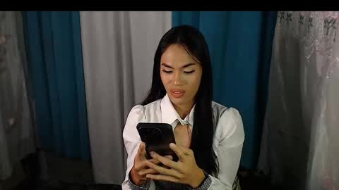 Snapshot of baby_fu chatting on 18, 11, 2025 Nathalia online show from 18, 11, 2025