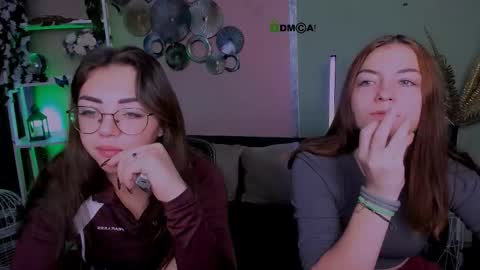 Snapshot of baby_hotte chatting on 18, 12, 2025 baby online show from 18, 12, 2025