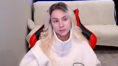 baby_kitte online show from 10, 12, 2024