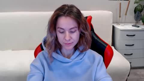 baby_kitte online show from 11, 1, 2025