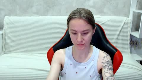 baby_kitte online show from 17, 9, 2025