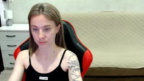 baby_kitte online show from 11, 10, 2025