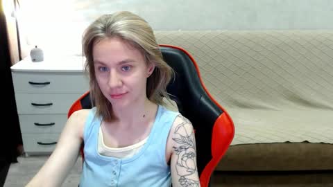 baby_kitte online show from 14, 10, 2025