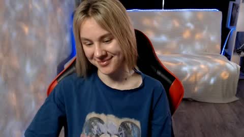 baby_kitte online show from 10, 4, 2026