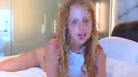 Snapshot of baby_leen chatting on 27, 12, 2024 Sharleen online show from 27, 12, 2024