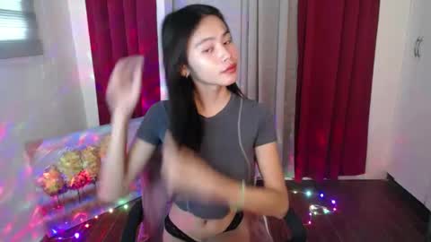 Snapshot of baby_love143 chatting on 12, 7, 2026 sky online show from 12, 7, 2026