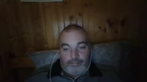 Snapshot of babybaby83 chatting on 17, 12, 2025 Darren online show from 17, 12, 2025