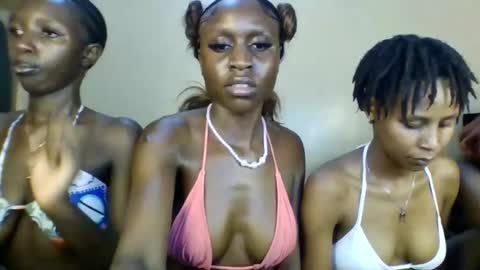Snapshot of babydoll_230 chatting on 21, 4, 2026 Babydoll 230 online show from 21, 4, 2026