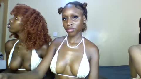 Snapshot of babydoll_230 chatting on 27, 4, 2026 Babydoll 230 online show from 27, 4, 2026