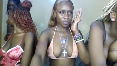 Snapshot of babydoll_230 chatting on 24, 5, 2026 Babydoll 230 online show from 24, 5, 2026