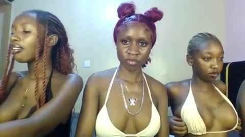 Snapshot of babydoll_230 chatting on 10, 6, 2026 Babydoll 230 online show from 10, 6, 2026