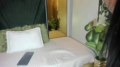 Snapshot of babyemily18_ chatting on 24, 5, 2026 Emily online show from 24, 5, 2026