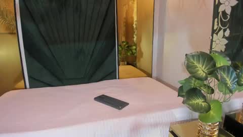 Snapshot of babyemily18_ chatting on 28, 5, 2026 Emily online show from 28, 5, 2026