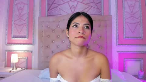 Snapshot of babypink_20 chatting on 7, 4, 2026 laura online show from 7, 4, 2026