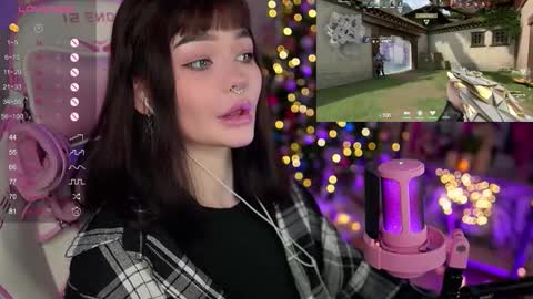 Snapshot of babyroxynill chatting on 23, 12, 2024 Nika online show from 23, 12, 2024