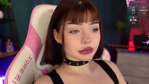 Snapshot of babyroxynill chatting on 12, 10, 2025 Nika online show from 12, 10, 2025