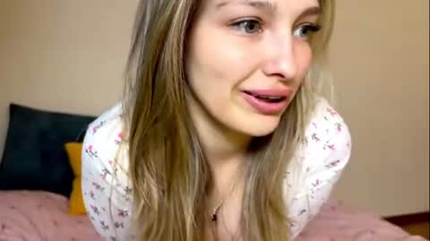 Snapshot of babyy_miley chatting on 20, 7, 2026 babyy_miley online show from 20, 7, 2026