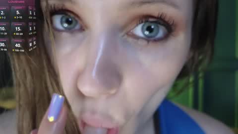 Snapshot of babyyli chatting on 1, 1, 2025 Chloe online show from 1, 1, 2025