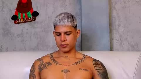 Snapshot of bad_boytoh chatting on 22, 12, 2025 bad_boytoh online show from 22, 12, 2025