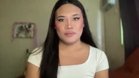 AMARA - FOLLOW ME AND THUMBS UP online show from 11, 4, 2026