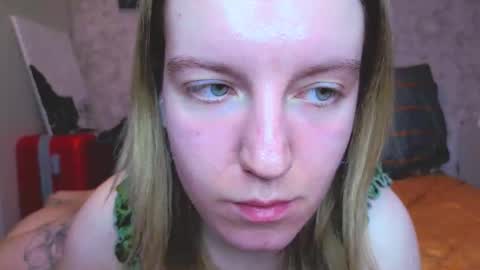 Snapshot of baiambel_mi chatting on 3, 2, 2026 holly online show from 3, 2, 2026