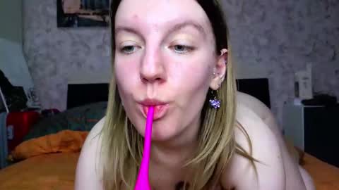 Snapshot of baiambel_mi chatting on 1, 3, 2026 holly online show from 1, 3, 2026