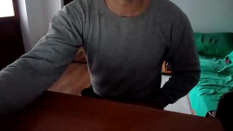 baiat_frumusel online show from 16, 2, 2025