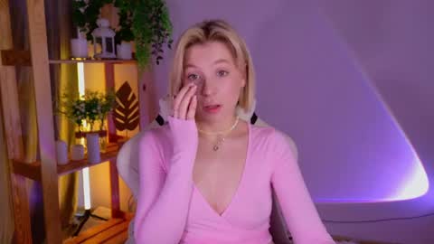 Snapshot of balerinacappuccino_ chatting on 16, 5, 2026 Elly online show from 16, 5, 2026