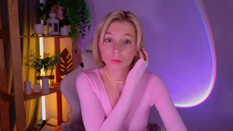 Snapshot of balerinacappuccino_ chatting on 24, 5, 2026 Elly online show from 24, 5, 2026
