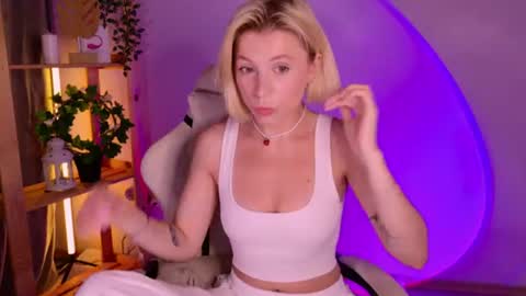 Snapshot of balerinacappuccino_ chatting on 21, 6, 2026 Elly online show from 21, 6, 2026
