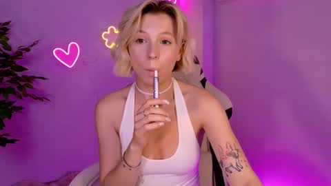 Snapshot of balerinacappuccino_ chatting on 10, 7, 2026 Elly online show from 10, 7, 2026